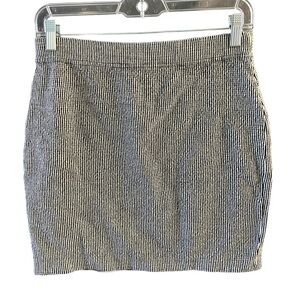 St John 6 black and white micro print Santana knit skirt